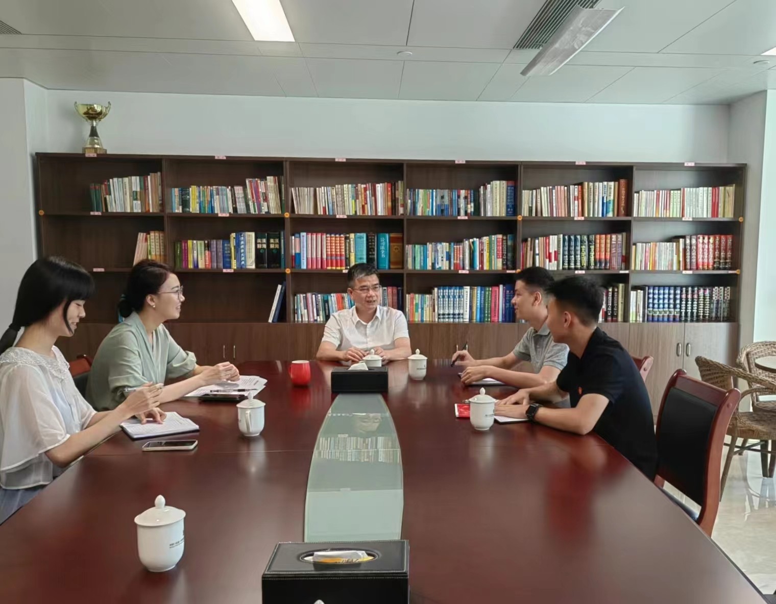 引进生座谈会.jpg