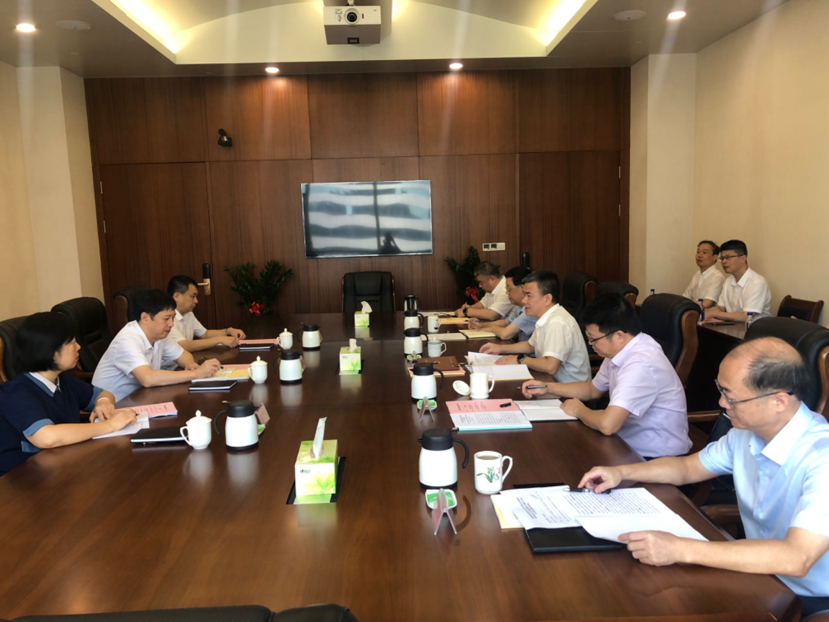 集团民主生活会.jpg